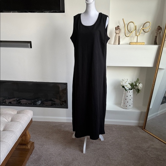 NorthStyle Elegant Black Sleeveless Dress - Picture 1 of 7